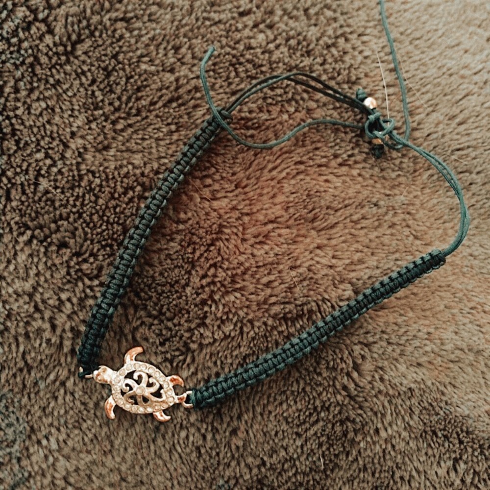 Green sea turtle bracelet